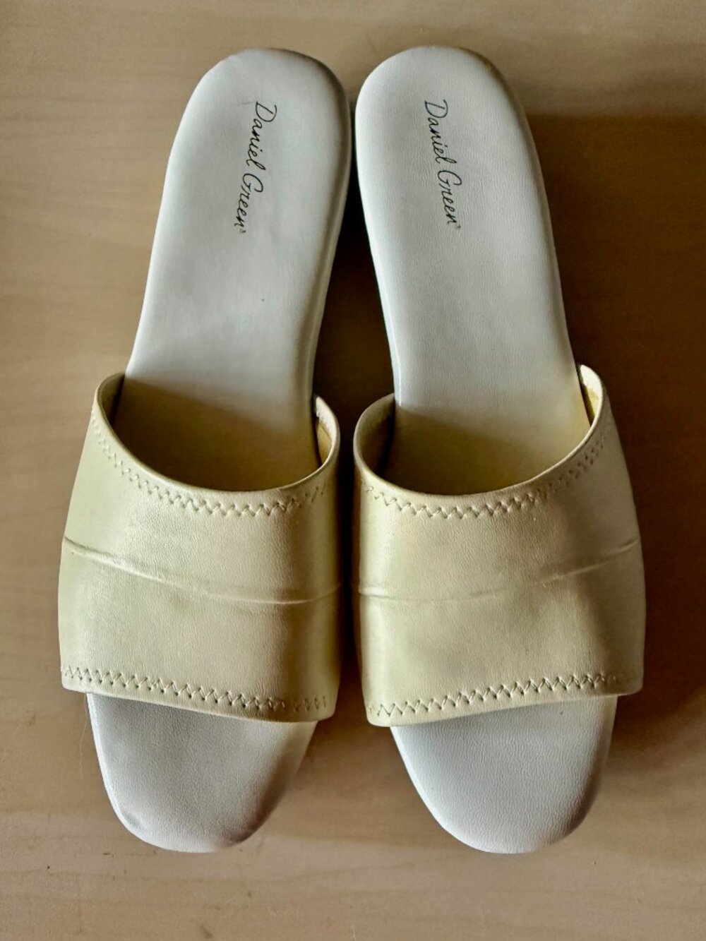 Daniel Green Women's Ivory Comfort Slide Sandals Slip-On Cushioned